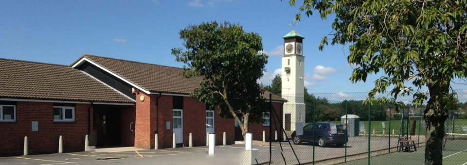 Photograph showing the exterior of Thatcham Memorial Hall.